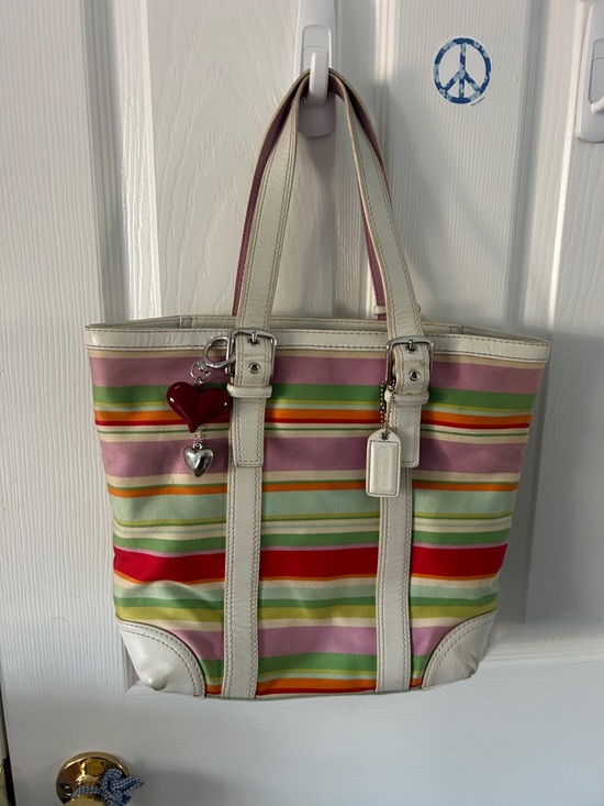 Handbags - Striped Hamptons Coach bag